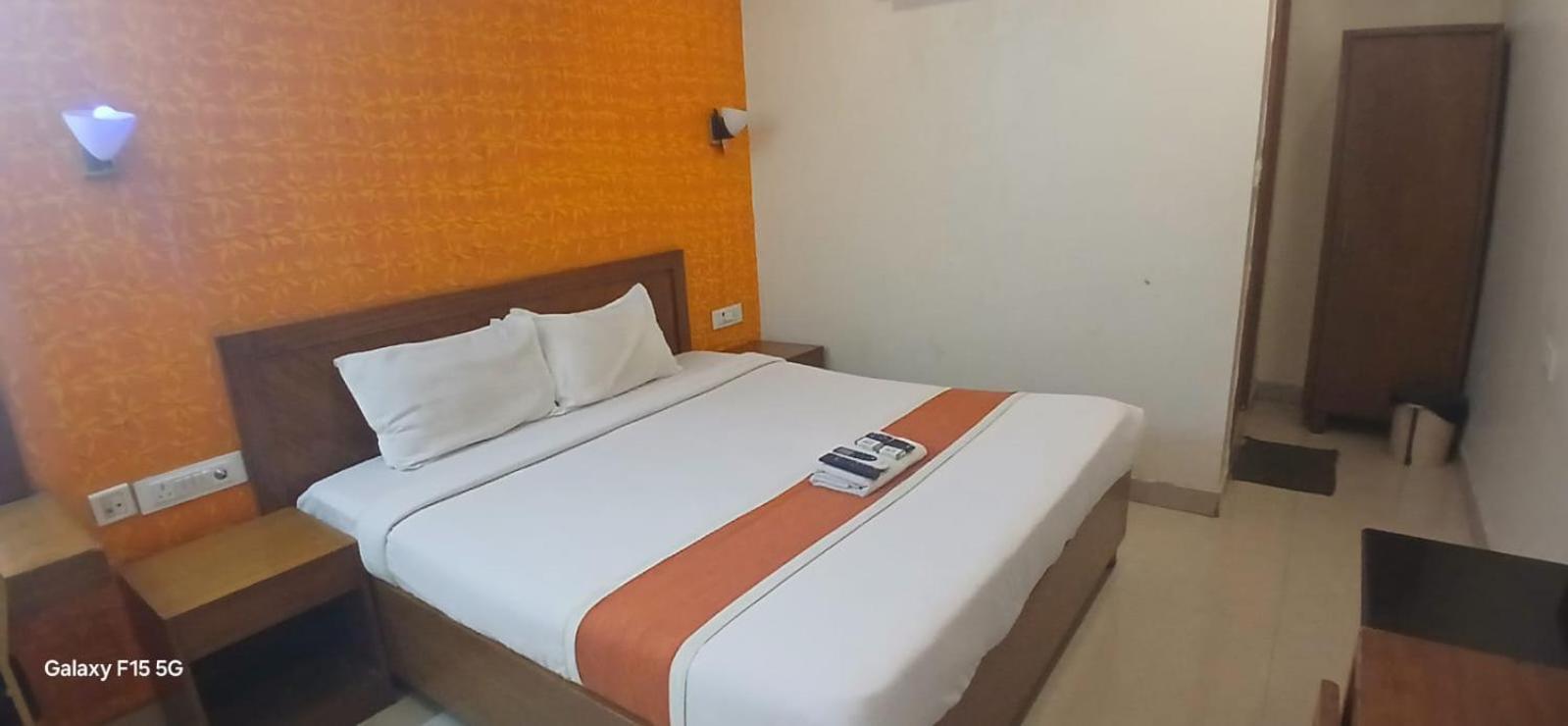 Grand Plaza Hotel - Nampally - Hyderabad Railway Station - Fish Prasadam 2025 - Free Breakfast - Deccan Railway Station - Lakdikapul Exteriör bild
