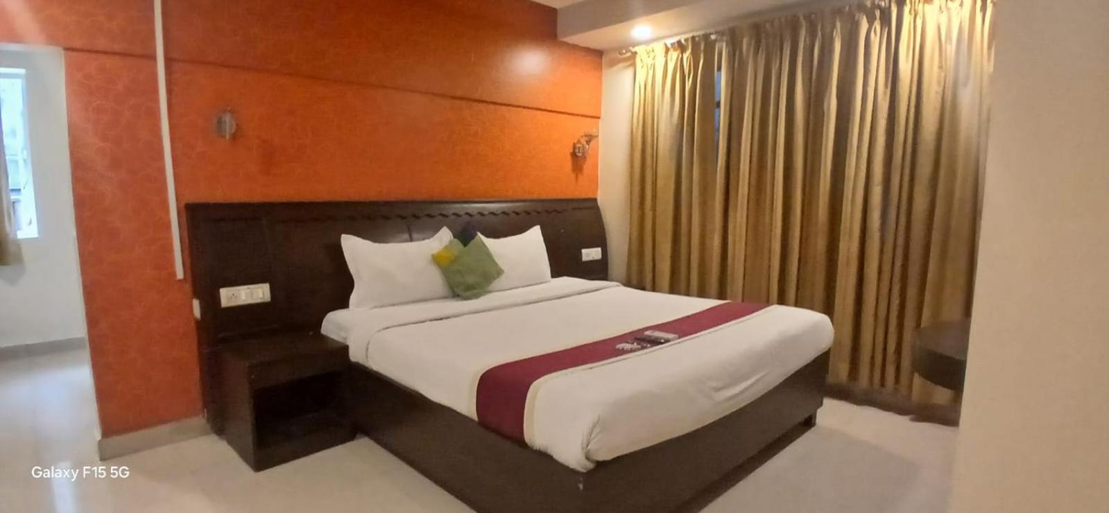 Grand Plaza Hotel - Nampally - Hyderabad Railway Station - Fish Prasadam 2025 - Free Breakfast - Deccan Railway Station - Lakdikapul Exteriör bild